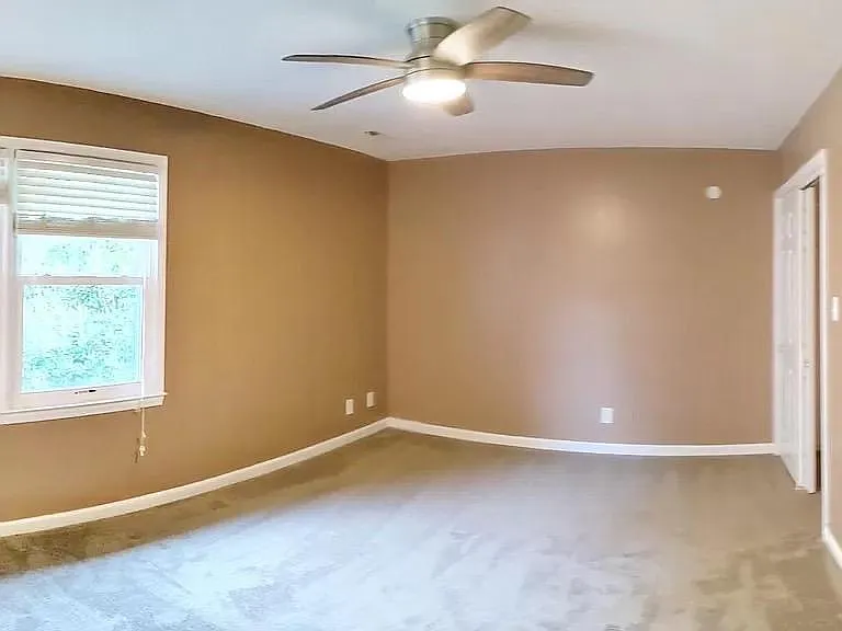 11 Clover Dr — Photo 6