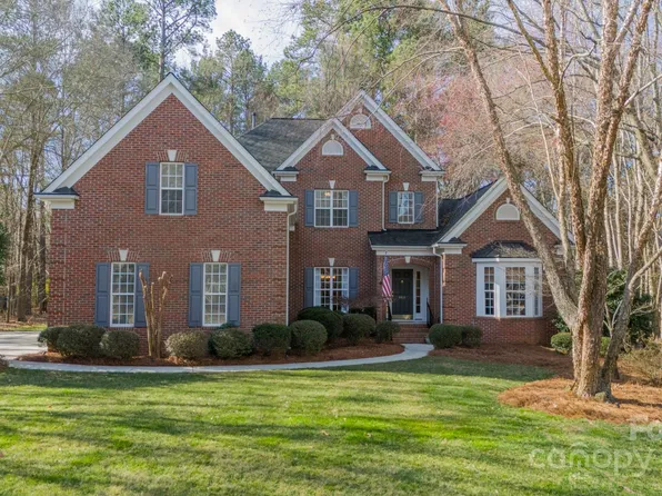 4404 Rustling Woods Dr, Denver, NC 28037