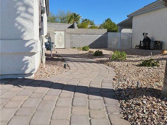 3rd image of 2911 Los Pueblos Dr