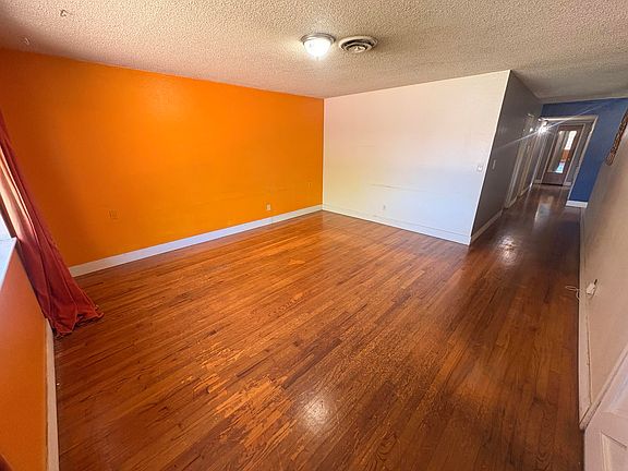 3rd image of 1515 W Cambridge Avenue