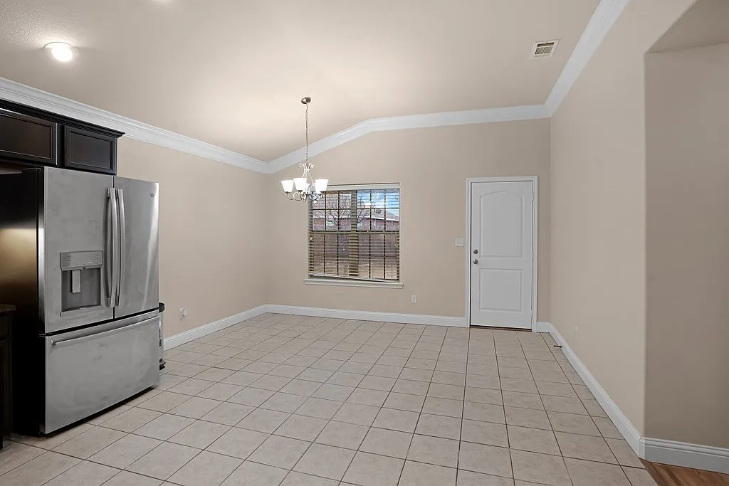 3 bed, 2.0 bath, 1480 sqft, $2,500 — Photo 4