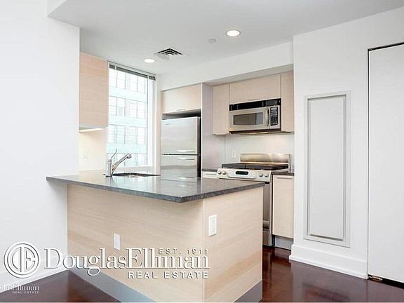 4th image of 350 W 42nd St APT 12F