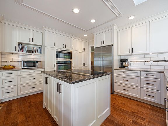 4th image of 2865 Semiahmoo Trl