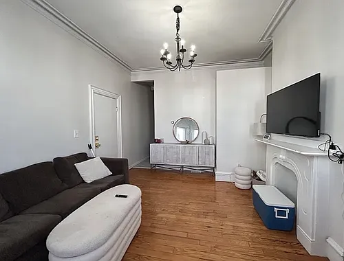 291 E St #3 Photo 1