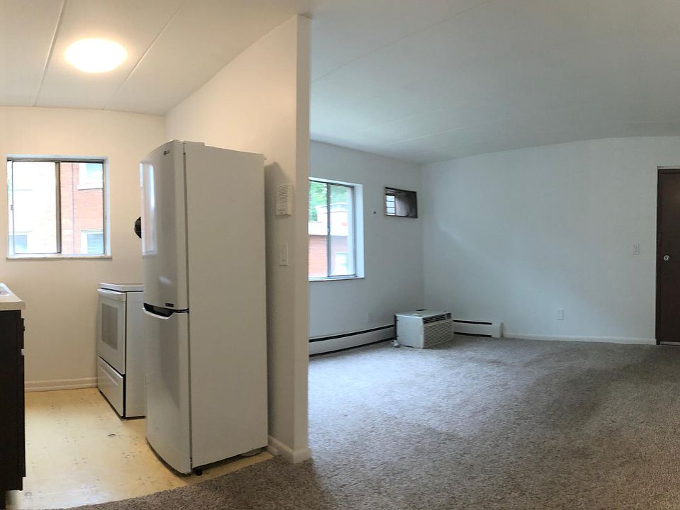 2nd image of 1626 Elkton Pl