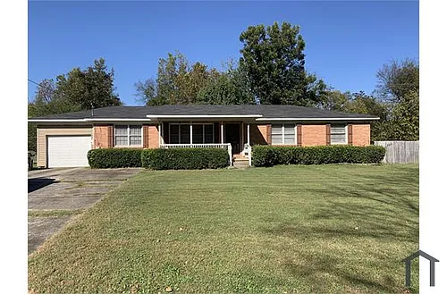 2500 Rochell Dr NW Photo 1