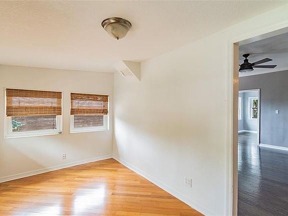 4th image of 510 80th Ave N