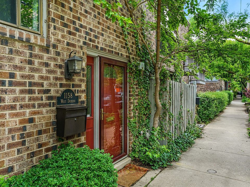 1st image of 1158 W Dickens Ave