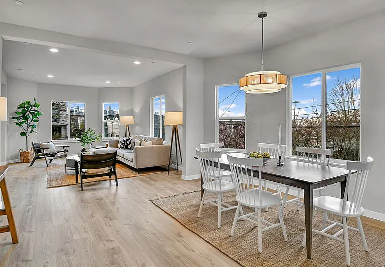 214 E Boston St #3 — Photo 1