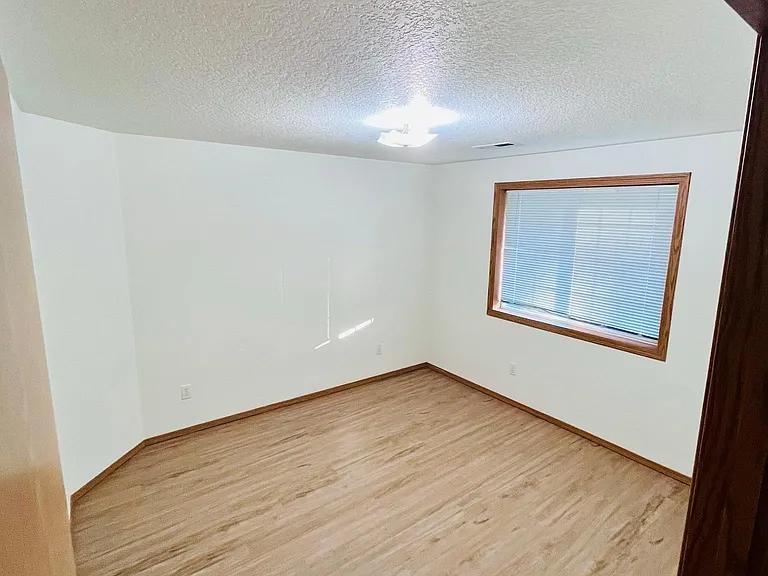 17210 NE 27th Way — Photo 7