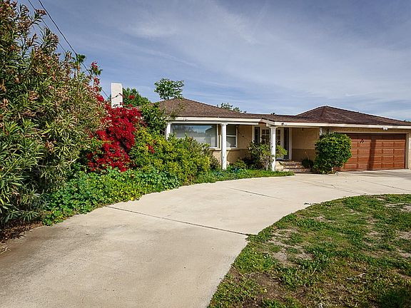4th image of 10444 De Soto Ave