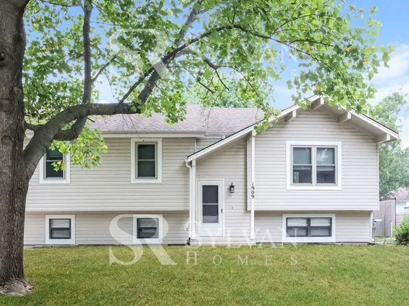 1909 SW 5th St, Lees Summit, MO 64081