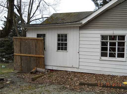 2nd image of 140 Fairlane Blvd