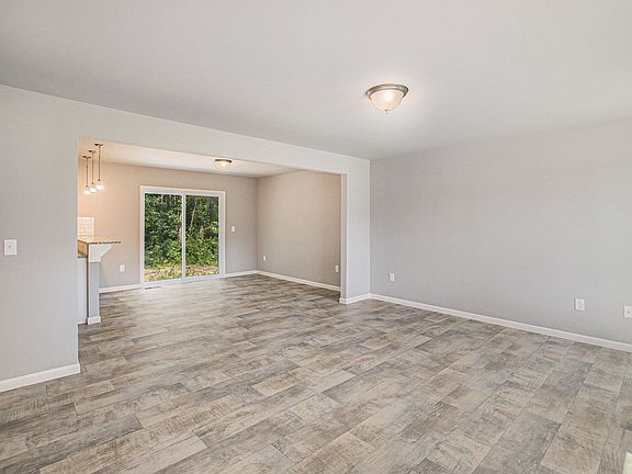 4th image of 572 N Cygnet Lake Dr
