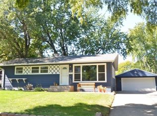 26 Garnet Ln, Madison, WI 53714
