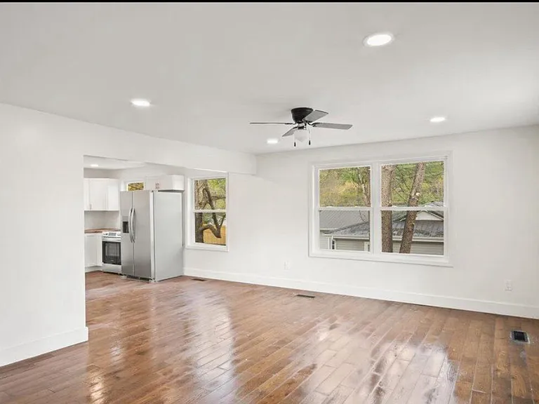 1109 Price St — Photo 5