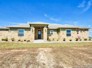 184 Gentle Breeze, Floresville, TX 78114