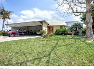 3874 Skyway Dr, Naples, FL 34112