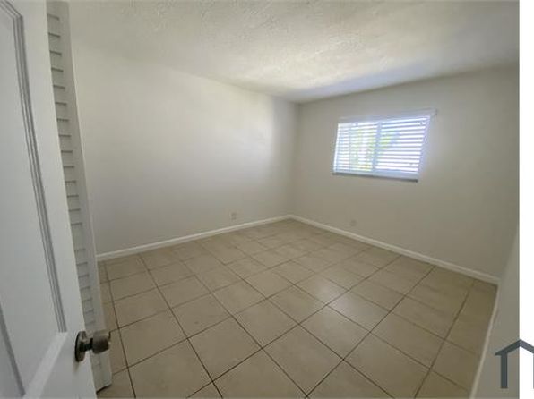 1438 NW 5th Ave #1
