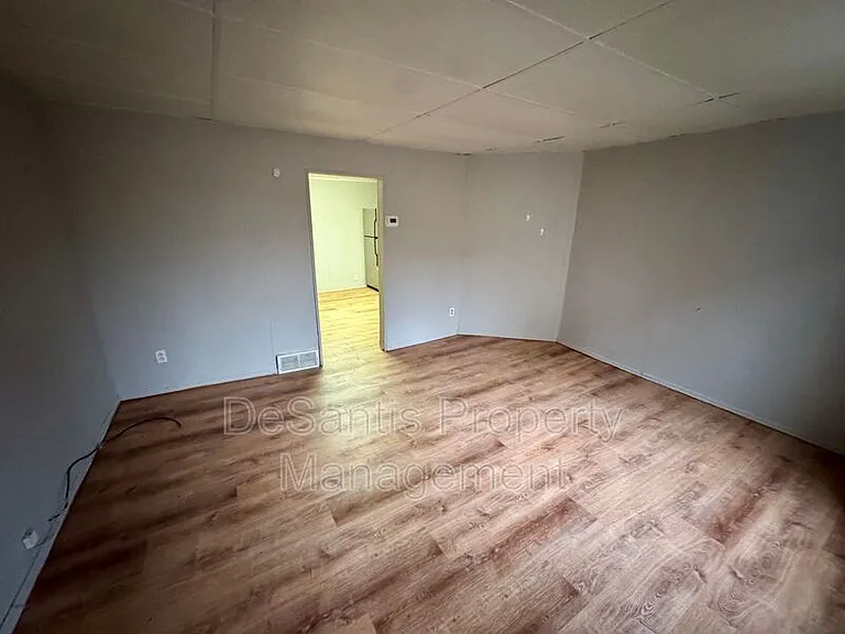 474 Spang Ave — Photo 6