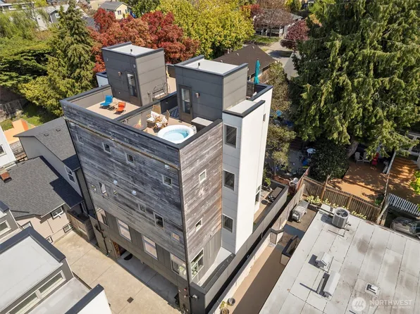 3276 California Avenue SW #B, Seattle, WA 98116
