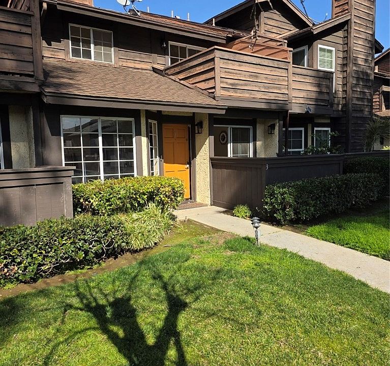 1st image of 20921 Community St APT 3