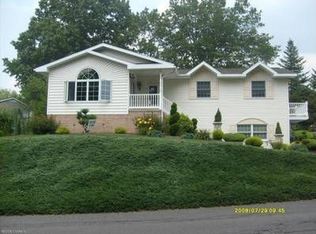 1641 W Montgomery St, Coal Township, PA 17866