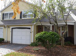 75 Old Pine Ln, Rochester, NY 14615