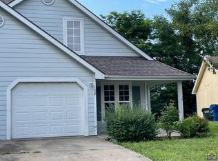 1307 Sunchase Dr, Lawrence, KS 66044