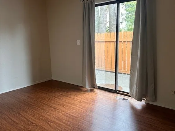 5805 202nd St SW, Lynnwood, WA 98036