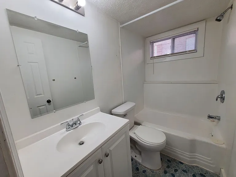 4822-4826 Sahler St — Photo 7