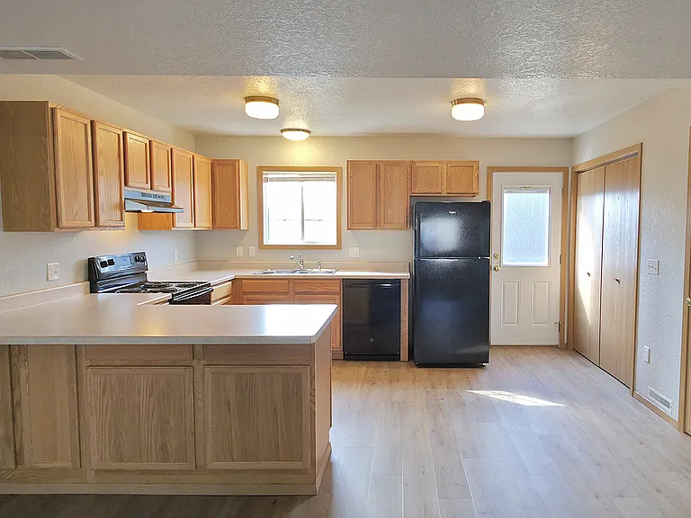 Valley Townhomes — Photo 6