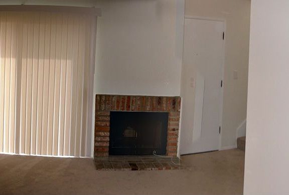 PATIO OFF OF LIVINGROOM