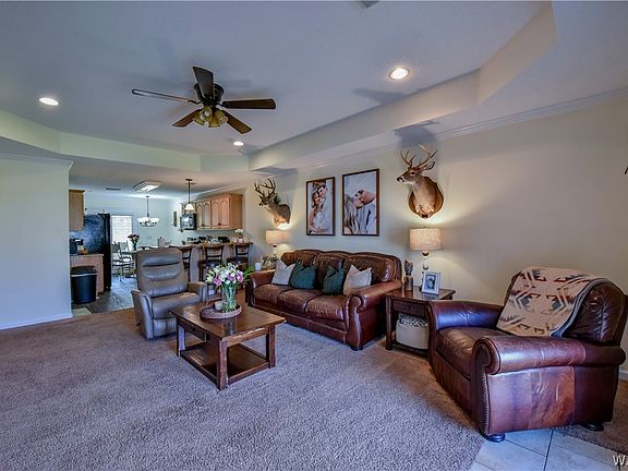 4th image of 1221 Jamestown Cir