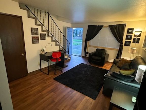 5th image of 815-819 6th St #817