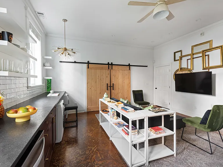 570 Morgan St NE #B — Photo 8