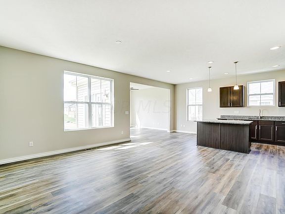 4th image of 87 Mara Ave