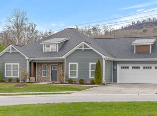 875 Wellstone Dr, Chattanooga, TN 37405