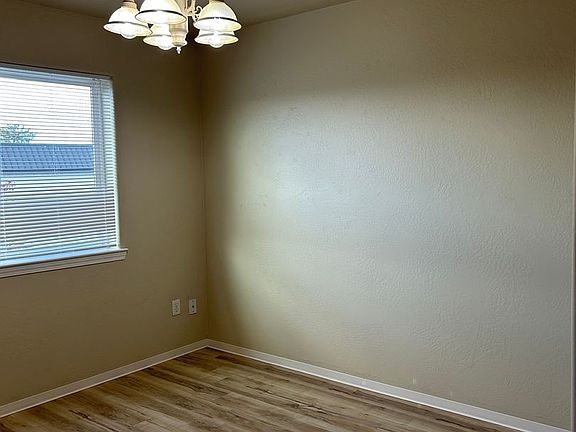 4th image of 2163 Poplar Dr #2163A