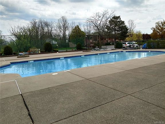 4th image of 30 Bristol Dr Unit B