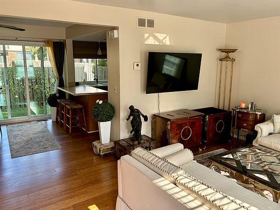 3rd image of 37579 Charter Oaks Blvd
