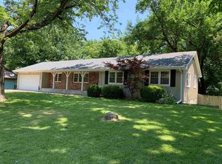 640 SW Crest Dr, Topeka, KS 66606