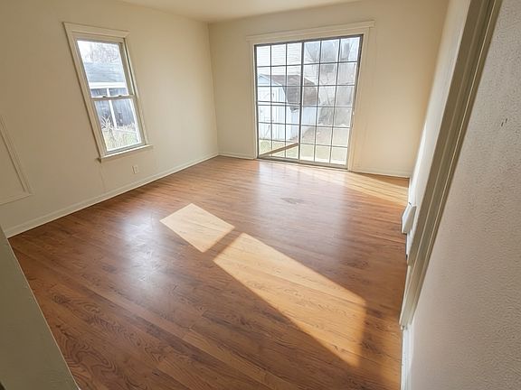 3rd image of 4428 Pengelly Rd