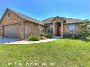 1208 Eagle Dr, Moore, OK 73160
