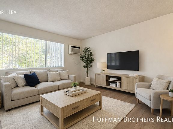 2nd image of 1784 N Sycamore Ave APT 204