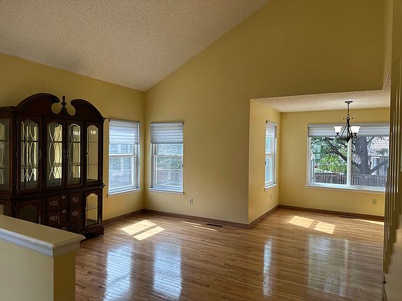 4th image of 2419 S Gray Dr