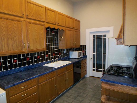 2nd image of 144 Claremont Ave