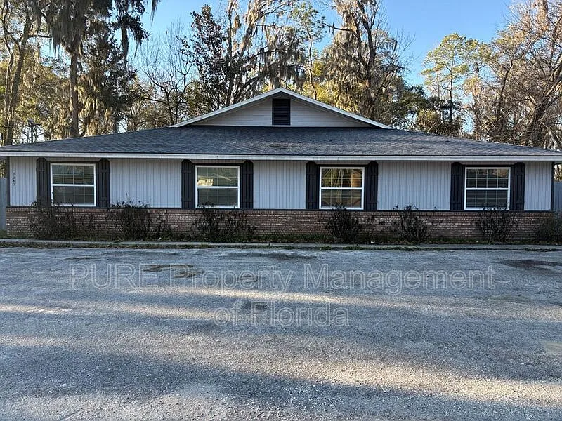 2 bed, 1.0 bath, $1,125 — Photo 2