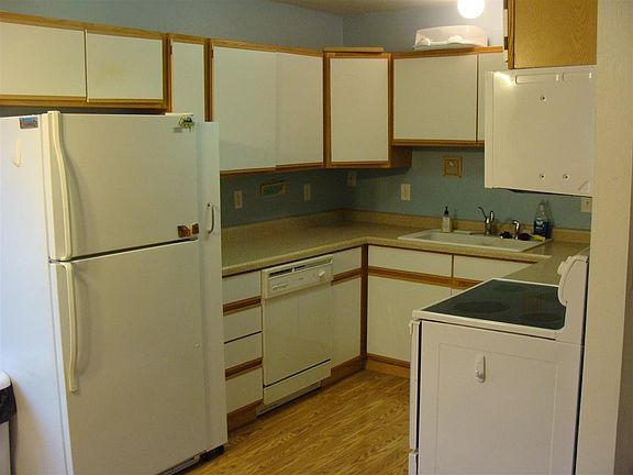 2nd image of 430 W Carpenter Ln