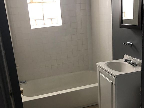 4th image of 3346 S Wallace St APT 1F